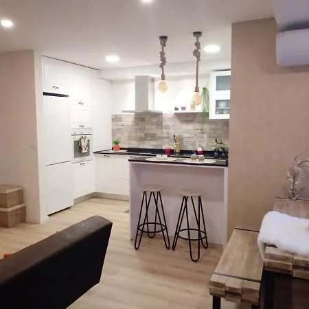 شقة With 2 Bedrooms In With Wifi *