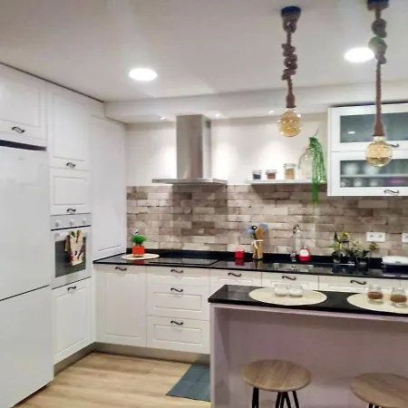 شقة With 2 Bedrooms In With Wifi براغا