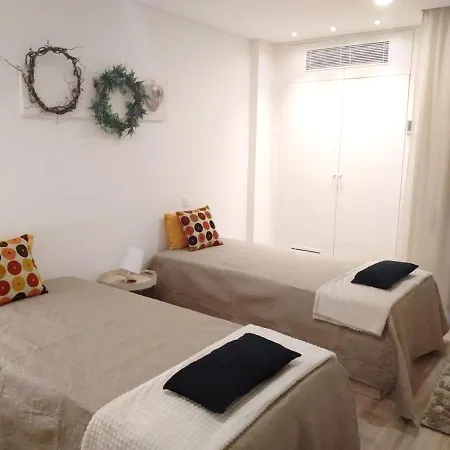 Apartment With 2 Bedrooms In With Wifi
