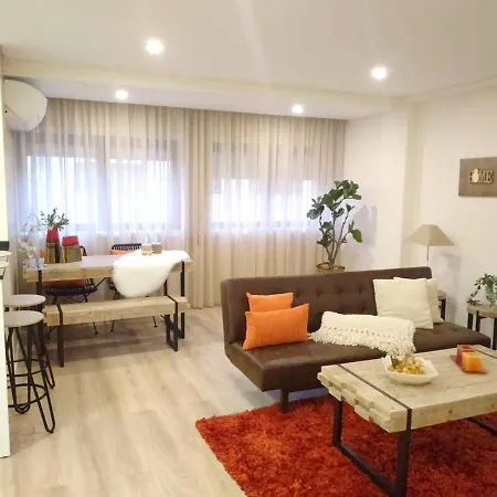 With 2 Bedrooms In With Wifi شقة براغا
