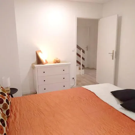 شقة With 2 Bedrooms In With Wifi *
