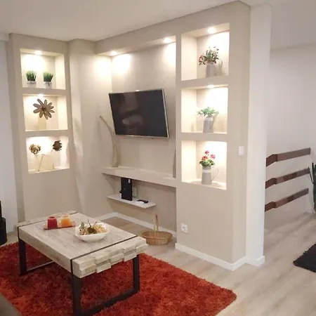 شقة With 2 Bedrooms In With Wifi