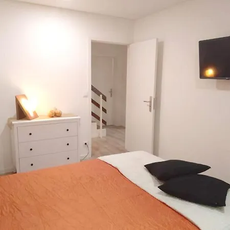 شقة With 2 Bedrooms In With Wifi براغا