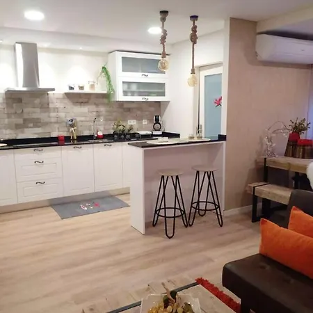 With 2 Bedrooms In With Wifi